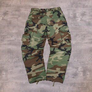 Vintage Y2K 2000's 00's Rothco Woodland Camo Baggy Relax Fit Wide Legged Pants